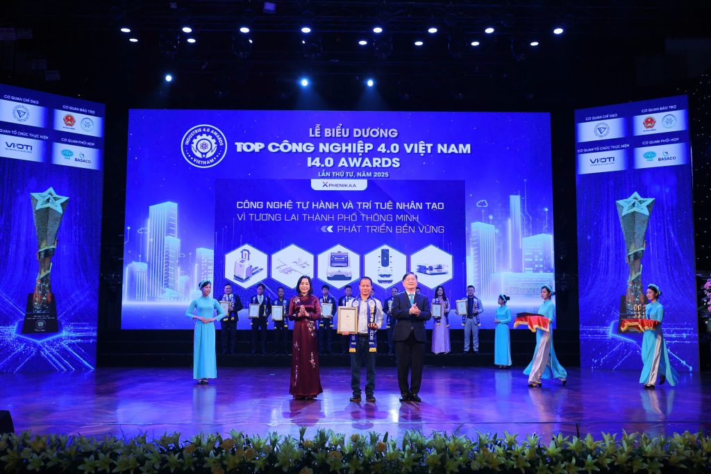 PHENIKAA-X CELEBRATED AT THE 2025 “TOP INDUSTRY 4.0 VIETNAM” AWARDS